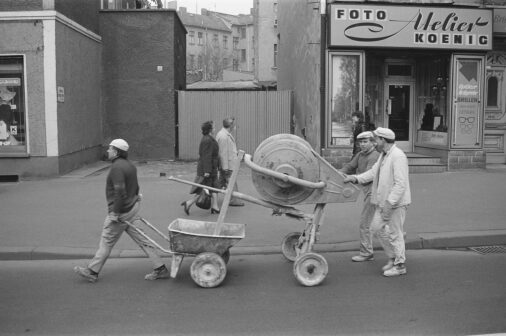 Construction worker with a cement mixer, 1985, Prenzlauer Berg, Berlin, GDR, Germany, Europe